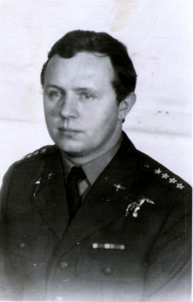 kpt. pilot Zbigniew Kowalski – 1976 rok.