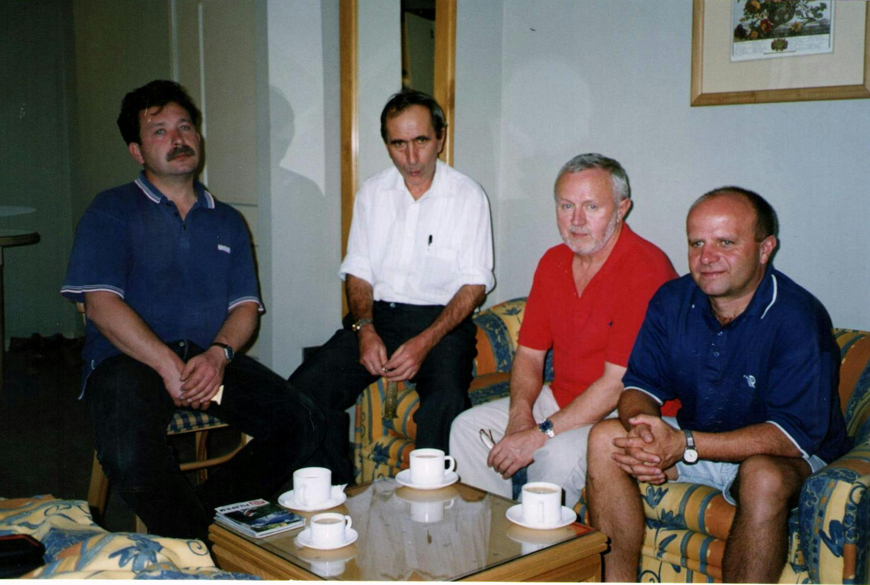 Chile, lotnisko Lacha, początek XXI wieku. Od lewej: Jerzy Wieczorek, Stefan Danecki, Zbigniew Kowalski, NN.